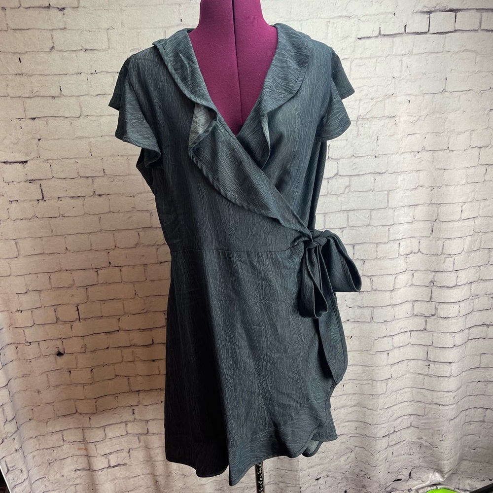 Blu Sage wrap dress size large Dark distressed gray